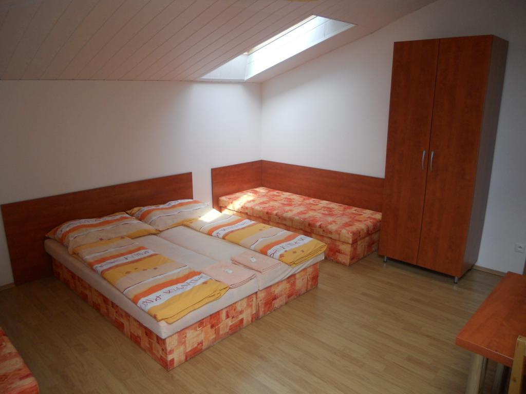 Penzion Kaplna Exterior foto