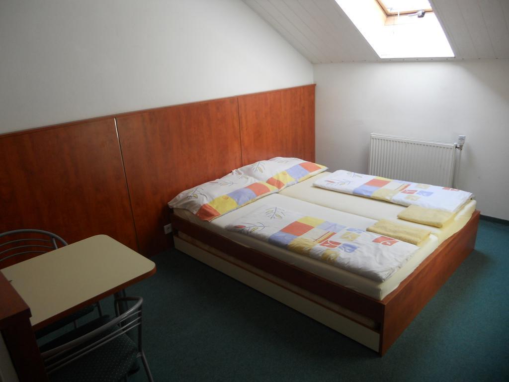 Penzion Kaplna Habitación foto